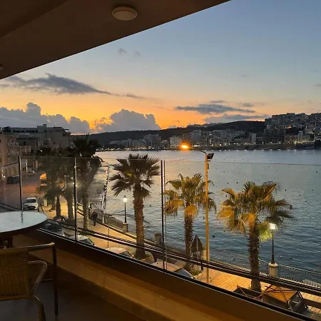 아파트 Mediterranean Bliss - Located Right On Waters Edge