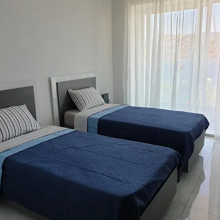 Mediterranean Bliss - Located Right On Waters Edge 아파트 세인트폴스베이