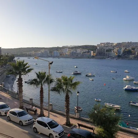 Mediterranean Bliss - Located Right On Waters Edge *