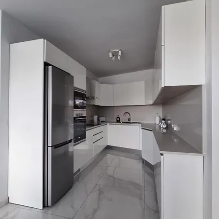 Mediterranean Bliss - Located Right On Waters Edge 아파트 *
